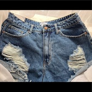Forever 21 Distressed Concert Denim Shorts👖